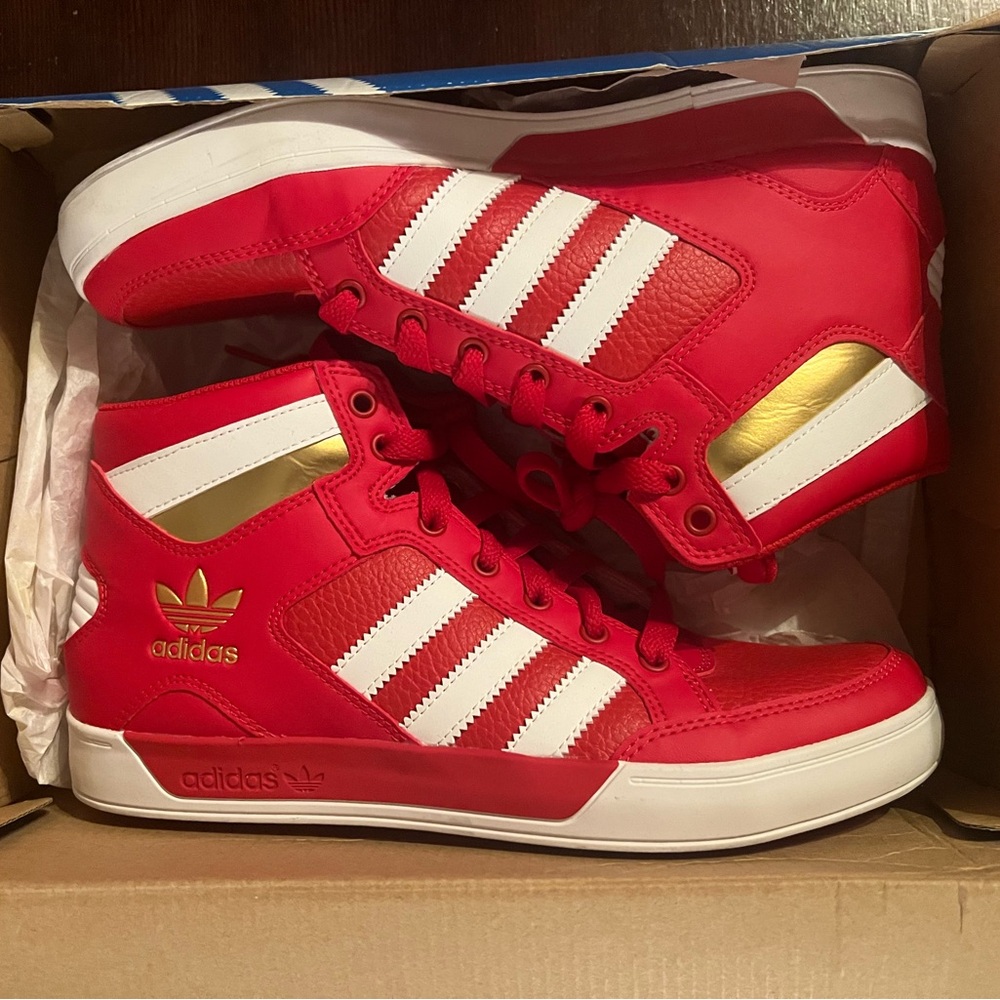 Adidas red Hard Court High males size 7 1/2